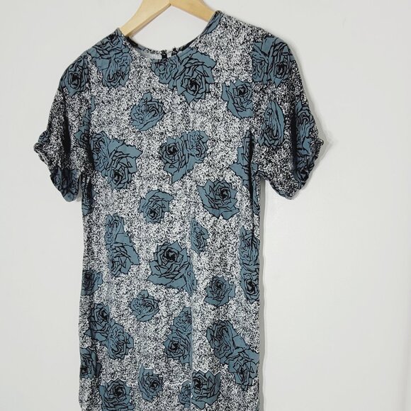 Motel Black Gray Roses Short Sleeve T-Shirt Dress Zip Lightweight Size XSmall - Picture 2 of 11